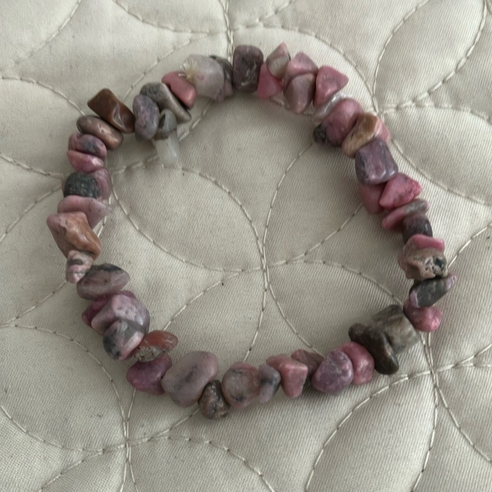 Rhodonite Crystal chip gemstones stretch bracelet